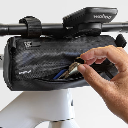 borsa da manubrio per bicicletta montata con chiavi
